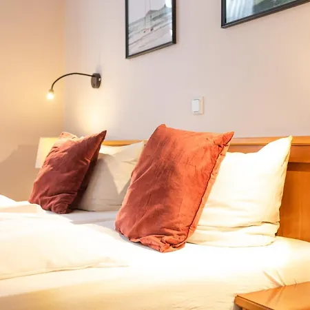 Отель Restaurant Am Park Вальтроп