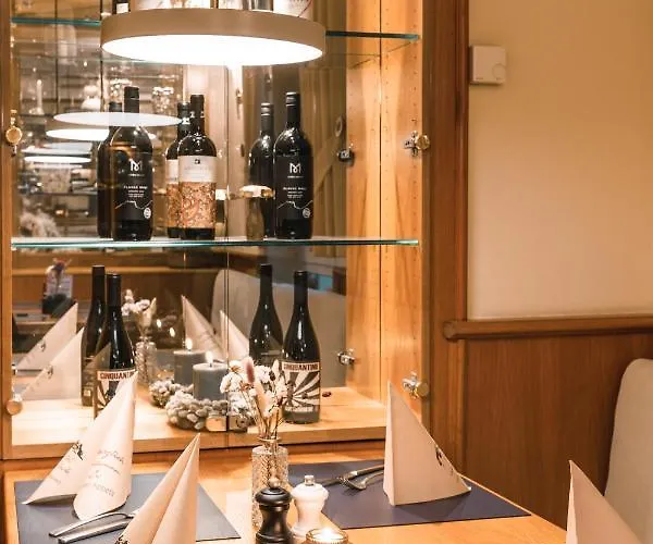 Hotel Restaurant Am Park 3*